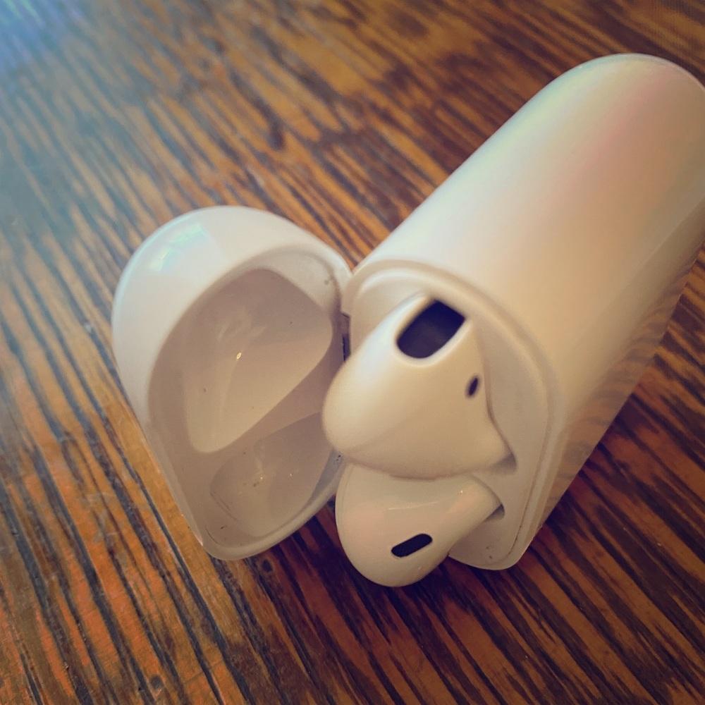 Apple ear pods
